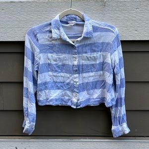Wet seal long sleeve crop top